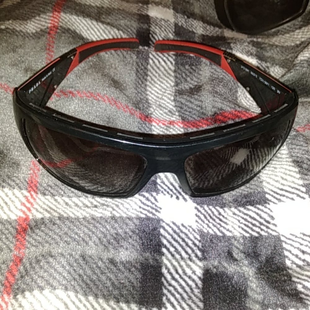 Sunglasses - Picture 6 of 7